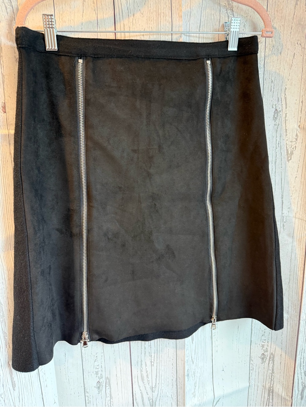 Milano Black faux suede skirt Large NWT